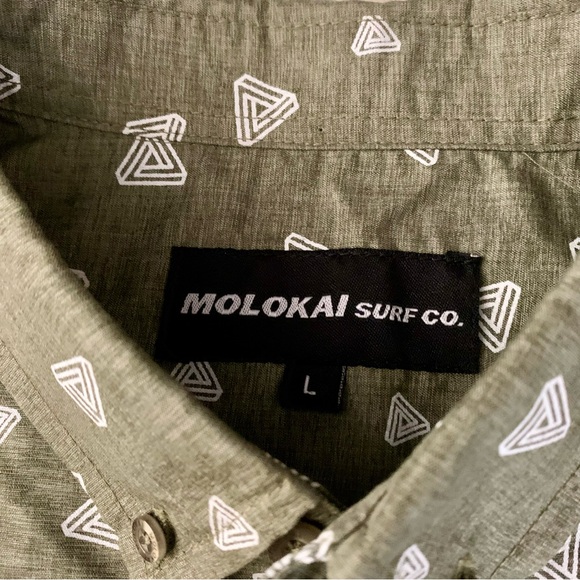Green and White Geo Triangle Button-front Shirt | Molokai Surf Co | Size Large - Picture 3 of 8